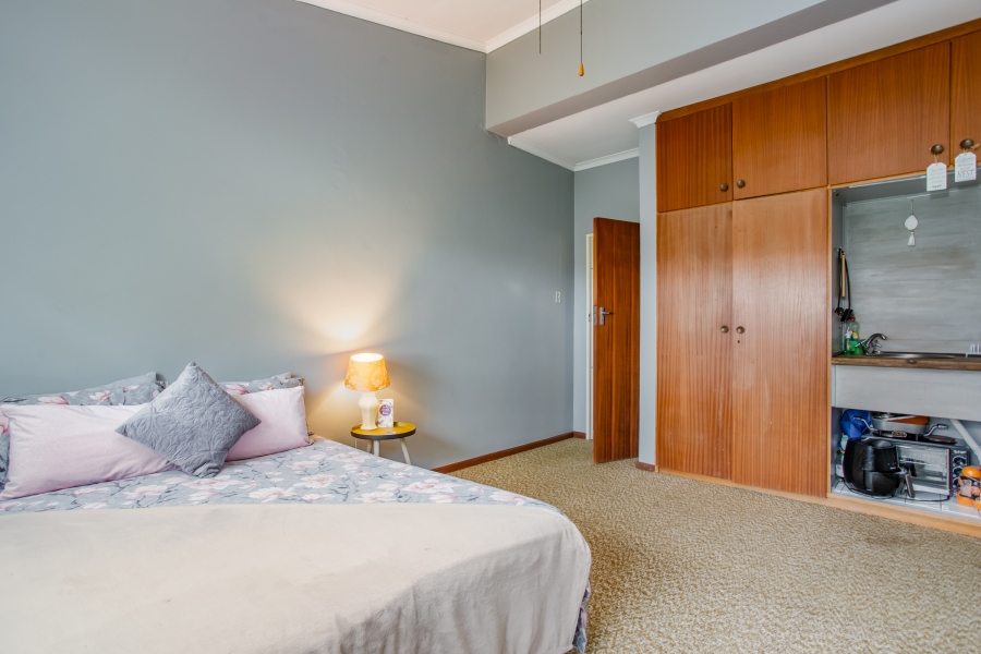 To Let 1 Bedroom Property for Rent in Uitsig Western Cape